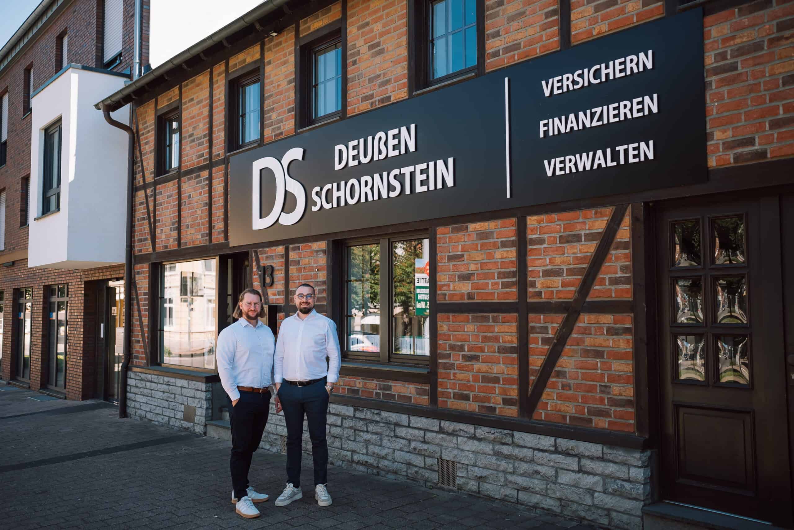 Beratungssituation bei der Deußen & Schornstein GmbH am Markt 13 in Jüchen